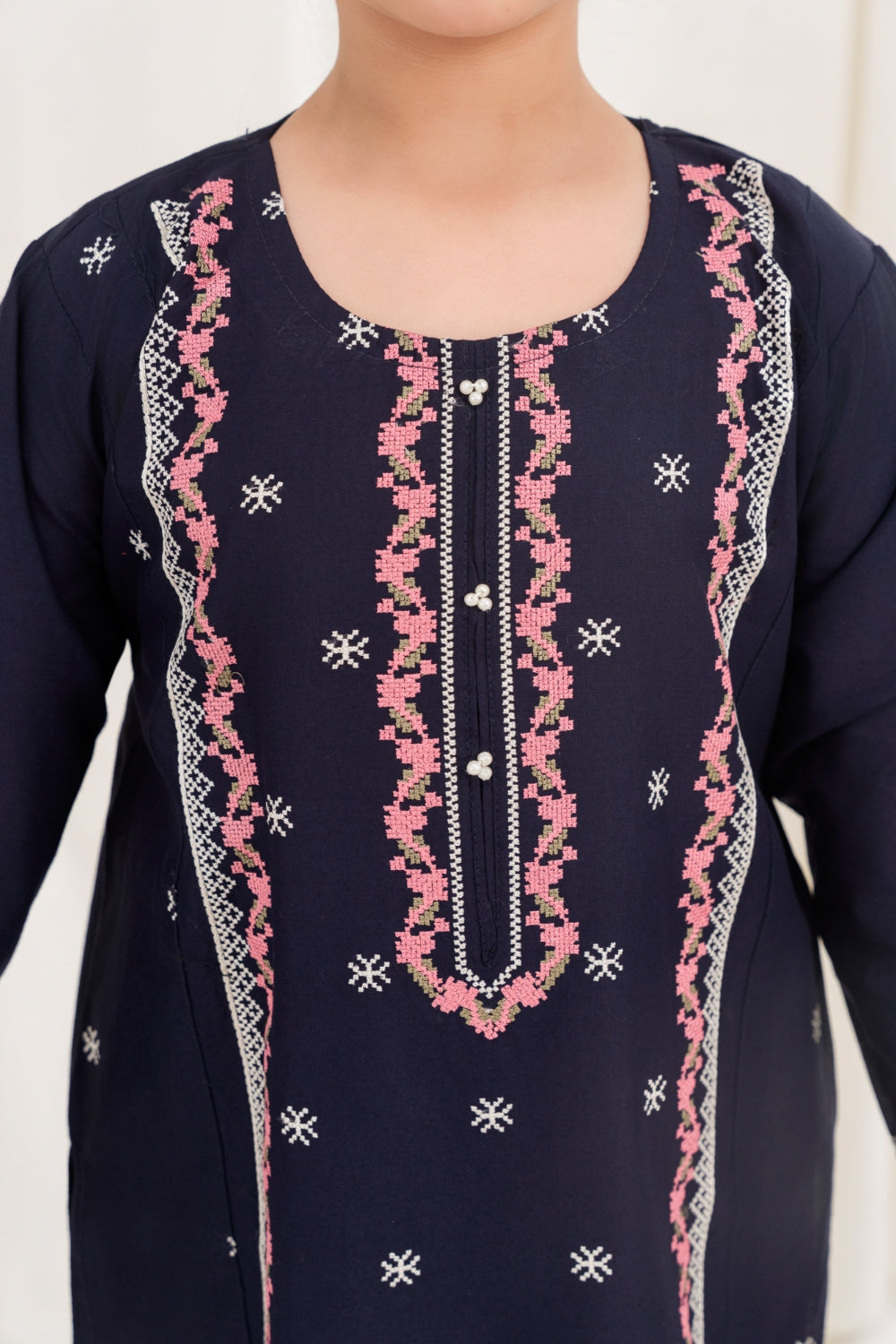 Khayat- Navy Contrast
